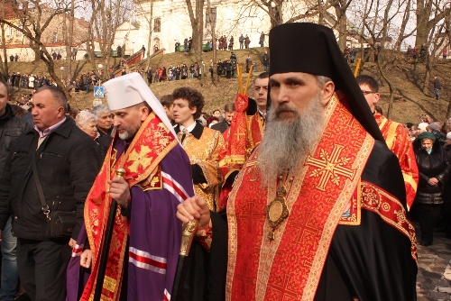 Вулицями Львова проходила молитовна хресна хода.(ФОТО) Вулицями Львова проходила молитовна хресна хода.(ФОТО)